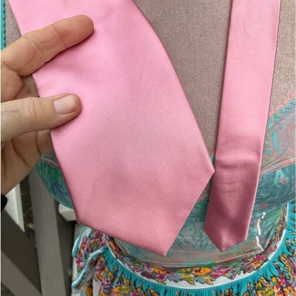 Geoffrey Beene Other - Geoffrey Beene  solid soft pink silk tie